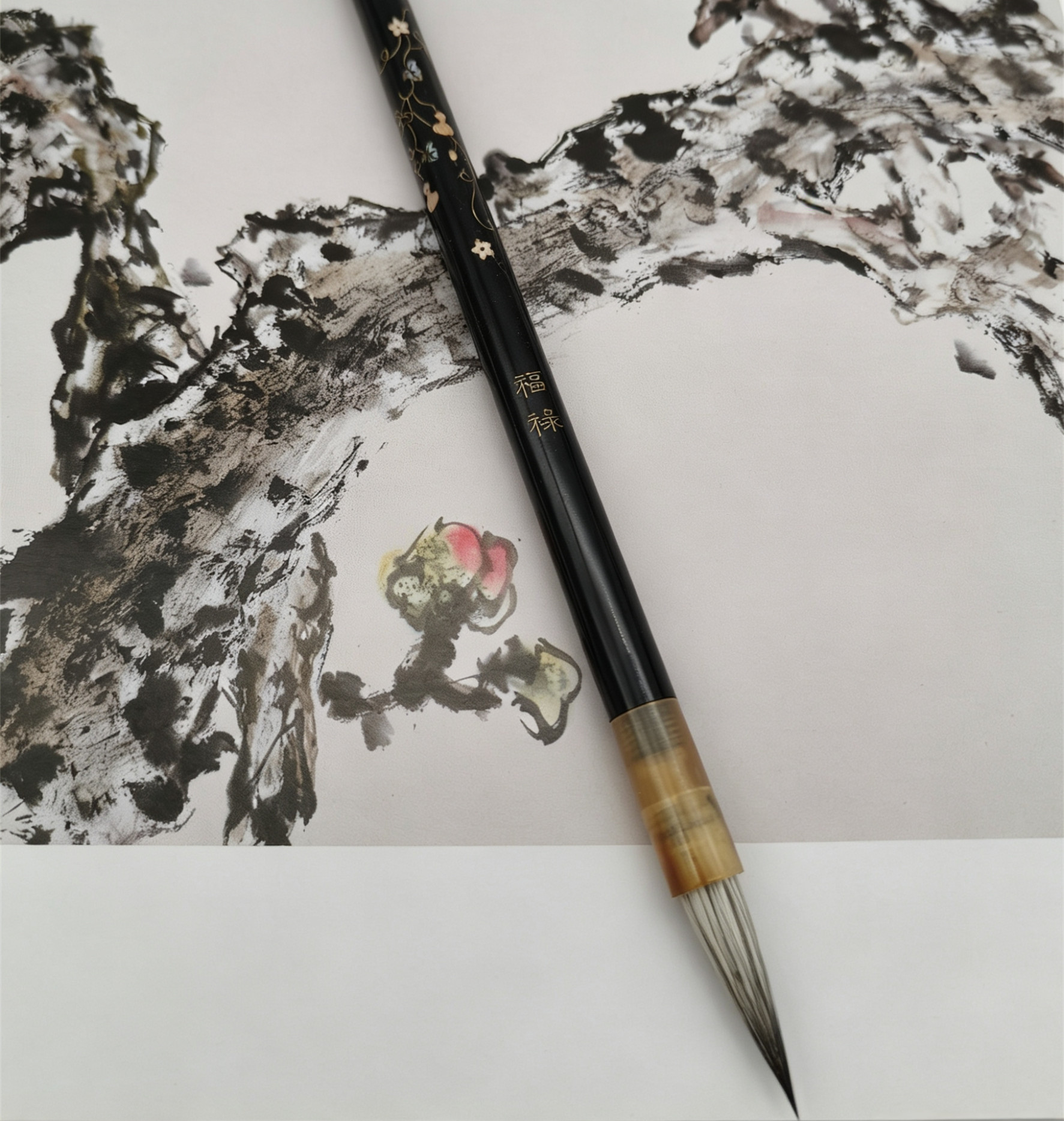 Pinceau aux poils de lapin et de renard blanc